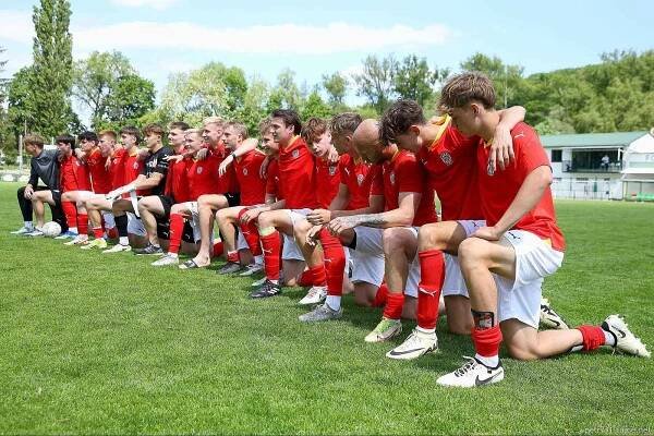 Fotbalisté rezervy Zbrojovky Brno postoupili po dvanácti letech zpět do třetí ligy.