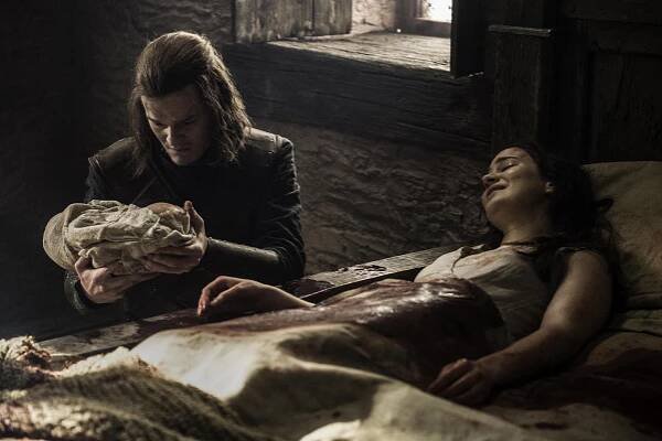 Hra o trůny - Vichry zimy - Z filmu - Robert Aramayo, Aisling Franciosi