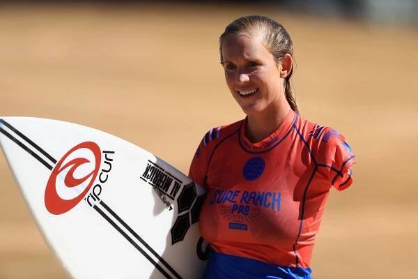 Bethany Hamilton to boycott World Surf League for including transgender athletes