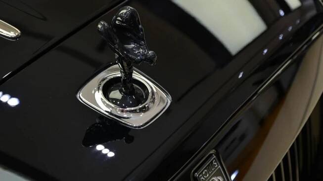 Takhle vypadá nejčernější auto světa naživo, ani znak černé nezůstal ušetřen | Autoforum.cz
