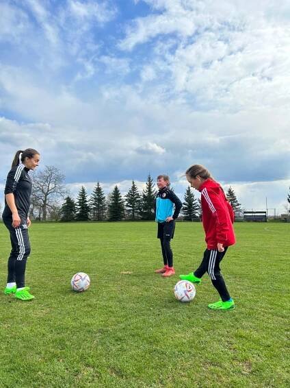 LMAcademy – Komplexní fotbalový rozvoj hráčů a hráček na trénincích a kempech