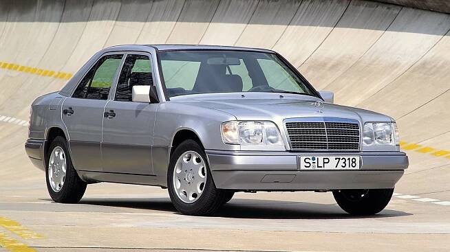 Jeden z nejlepších mercedesů všech dob? Před více než 35 lety přišel W124 se spoustou pokrokových řešení a svým často majitelům slouží dodnes