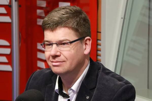 Vadí mi legitimizace komunistické strany a personální nestabilita vlády, říká šéf TOP 09