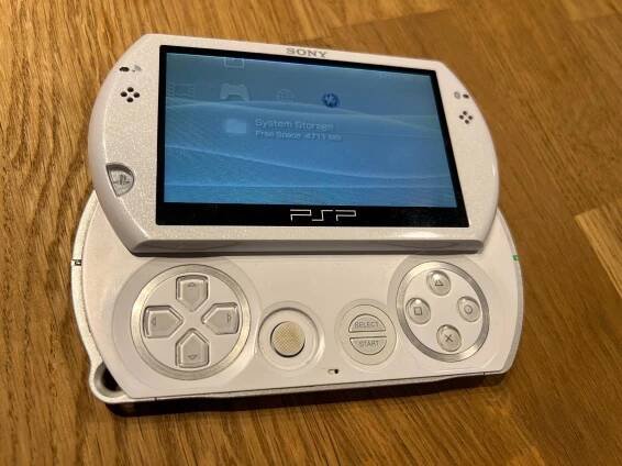 PSP GO  - Počítače a hry
