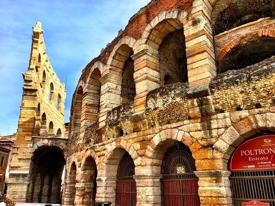 Deatil-Frontansicht Arena di Verona