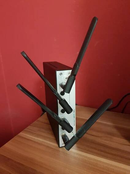 DIY CentOS 7 Router/NAS - brouken.com