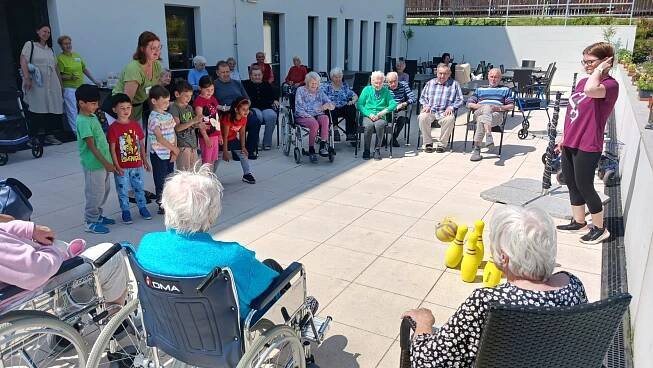 Děti z Trojlístku u nás na návštěvě | Alzheimer Home