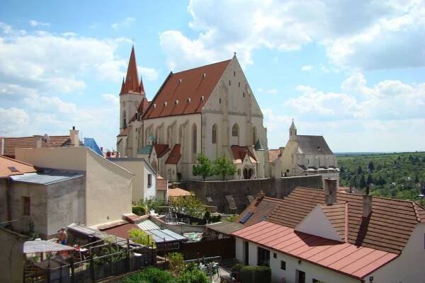 Znojemská dominanta ještě více vynikne, dostane nové nasvícení