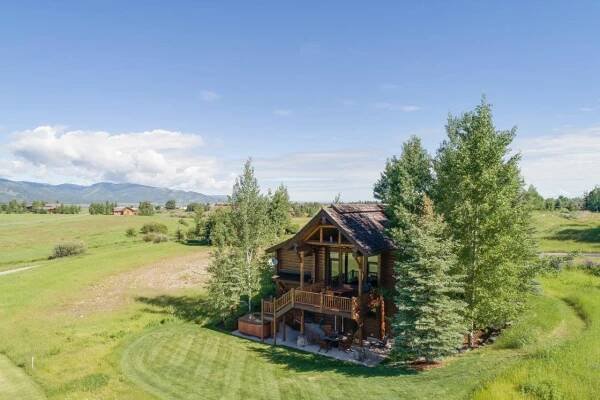 Eagle's Nest Cabin - Victor Idaho