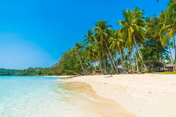 Beautiful tropical beach and sea.