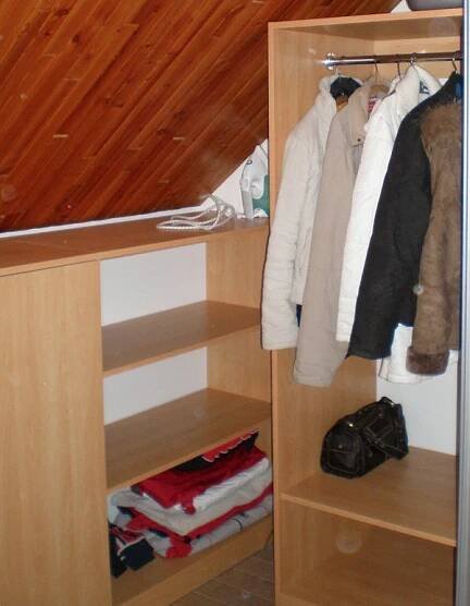 skříně v podkroví