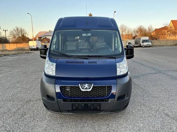 Peugeot Boxer 9 míst - Dodávky Morava.cz
