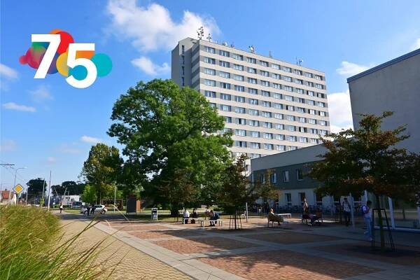 O Památníku Zámeček s absolventy Fakulty filozofické | Univerzita Pardubice