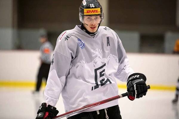 HC Energie Karlovy Vary – Oceláři Třinec 1:3 (0:0, 0:1, 1:2).
