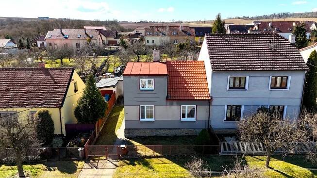 Bezručova, Zastávka, okres Brno-venkov