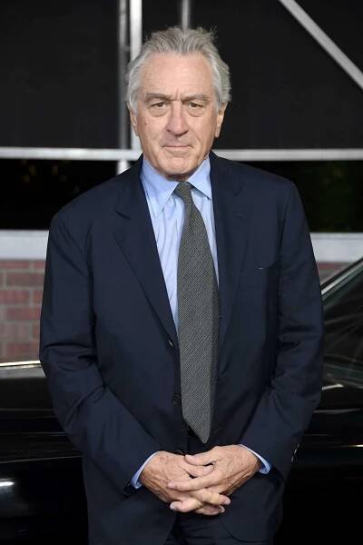Robert De Niro On Being a Parent & Grandfather: 'It's Important For Them to Find Their Own Lane'