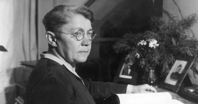 Stala se první promovanou lékařkou u nás. Vyměnila rodinu za ordinaci. Osudové ženy: Anna Honzáková