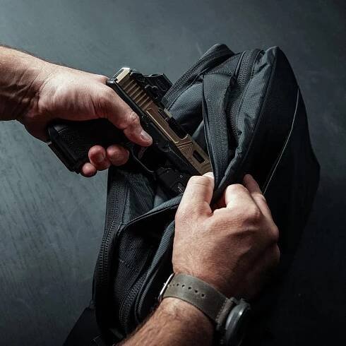 Taška přes rameno FADE BRIEF ČERNÁ EBERLESTOCK FBRMB L-11