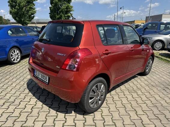 Suzuki Swift 4X4 1,3 67 KW 2X KOLA KM | ONDŘEJ-AUTO