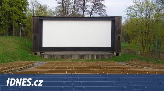 Hradecké letní kino otevírá sezonu, Mišík dorazí kvůli nemoci později - iDNES.cz