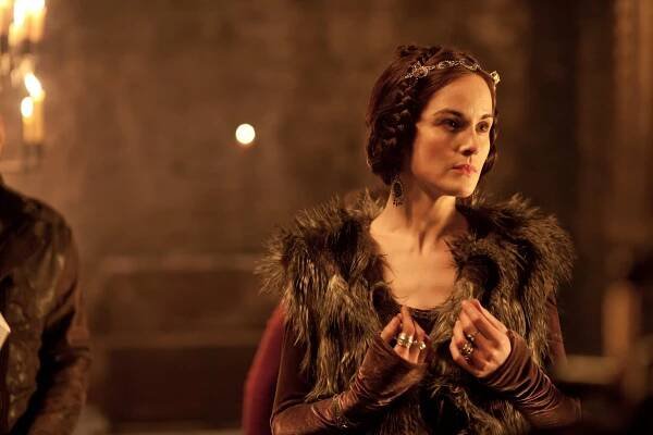 V kruhu koruny - Z filmu - Michelle Dockery