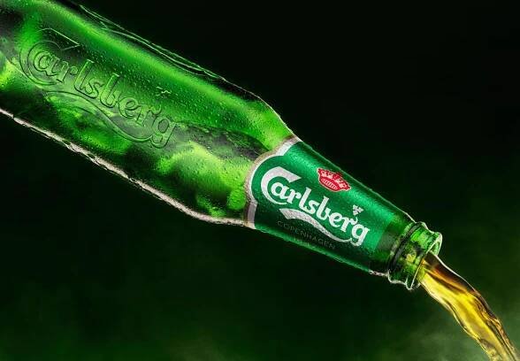 This captivating CGI drink image for advertising highlights the perfect pour and refreshing essence of the beverage, digitally rendered with precision to evoke a sensory experience in your campaign