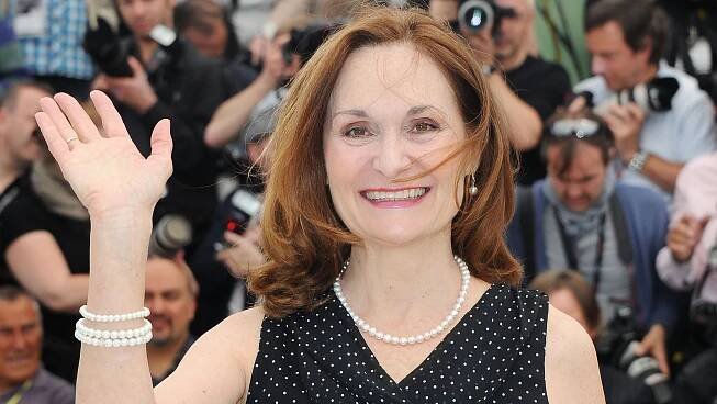 Beloved '90s Star Resurfaces Looking So Different — and Still Stunning