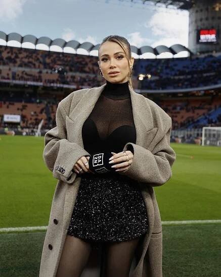Karius said that Leotta advised him to extend his contract at Schalke for a further two years