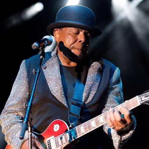 Tito Jackson takes last bow during Munich show days before death