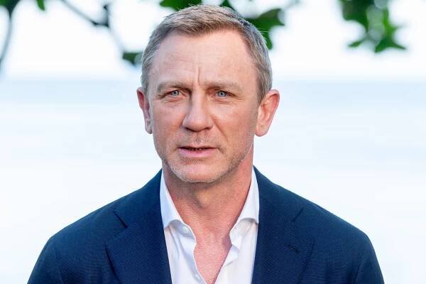 Daniel Craig