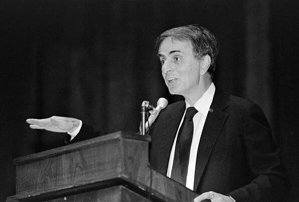 Sagan v roce 1987.  Foto © Wikipedia / Kenneth C. Zirkel