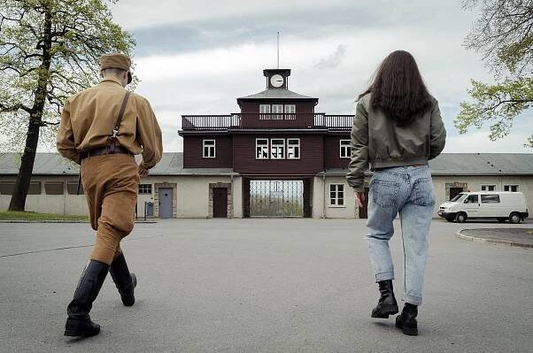 Teroristé hákového kříže: Pachatelé - Ještě není všem dnům konec - Z filmu - Sebastian Urzendowsky, Anna Maria Mühe