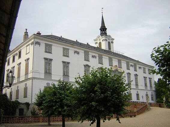 Soubor:Zámek v Lysicích 002.jpg – Wikipedie
