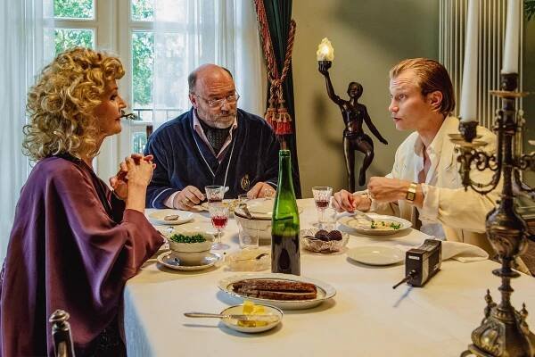 Sininen enkeli - Paljastuksia - Z filmu - Milka Ahlroth, Pertti Sveholm, Wilhelm Enckell