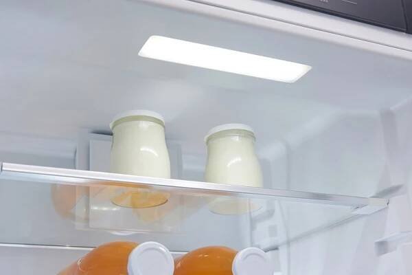 Vestavná chladnička Gorenje NRKI418EE0, LED osvětlení