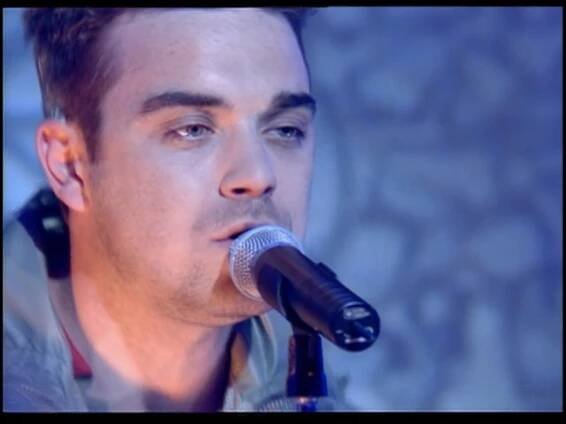 Robbie Williams - Angels (Live at Knebworth) - Vidéo Dailymotion