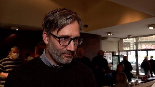 Tohle je nejhezčí český režisér: Tvůrce Vlastníků vypouští do kin novou komedii, o návštěvnost se v pandemii nebojí