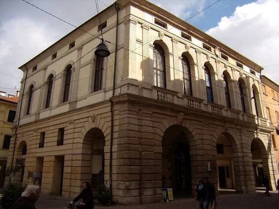 Soubor:Palazzo Roncale - Rovigo - Michele Sanmicheli.jpg