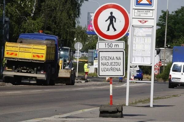 Další uzavírka. Pardubicemi už skoro není kudy projet