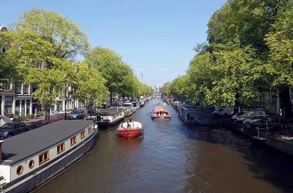 Města u moře: Amsterdam (2018)