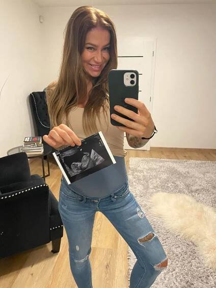 FOTO: Nedávno se pochlubila radostnou novinkou! S partnerem čeká druhé miminko. – stránka 6