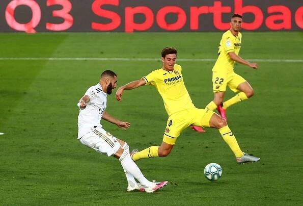 Real slaví, je mistrem. Barcelona selhala