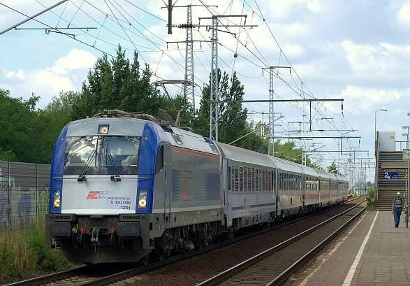 Soubor:PKP Intercity Husarz.jpg – Wikipedie
