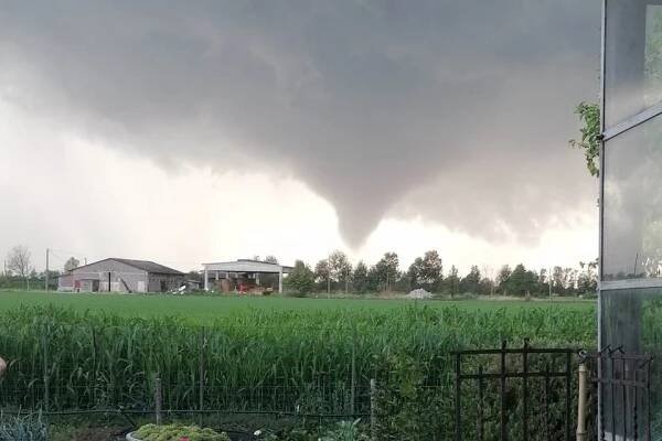 Severní Itálií se prohnala tornáda, jejich počet byl extrémně vysoký : Meteopress | Předpověď počasí, aktuální počasí