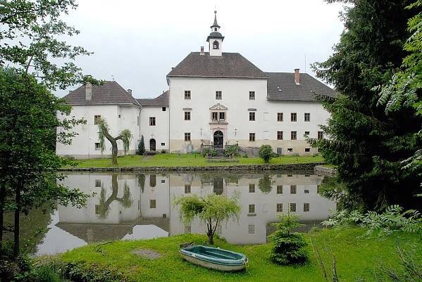 Soubor:Spittal Rothenthurn Schloss 17052007 07.jpg – Wikipedie