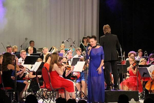 Polický symfonický orchestr + Dasha, Martin Kumžák a Peter Binder - Oficiální stránky města Solnice