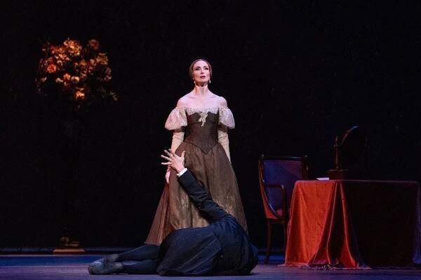 Lauren Cuthbertson Tatiana Ryoichi Hirano Eugene Onegin in Onegin. Credit 2025 ROH. Ph Andrej Uspenski 1