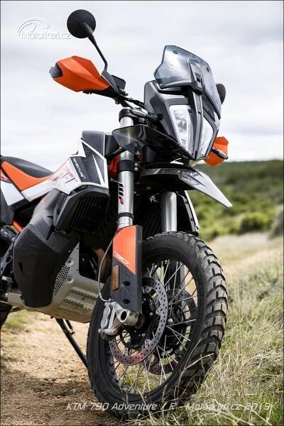 Test KTM 790 Adventure/R: Dvě mouchy jednou ranou | Motorkáři.cz