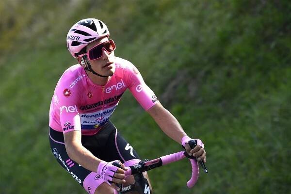 Jak je Almeida stále růžový, Stelvio má zelenou a francouzské hory červenou