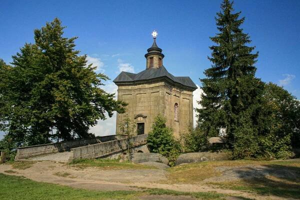 Kaple Panny Marie Sněžné na Hvězdě - Police nad Metují, Královéhradecko | Regiontourist.cz